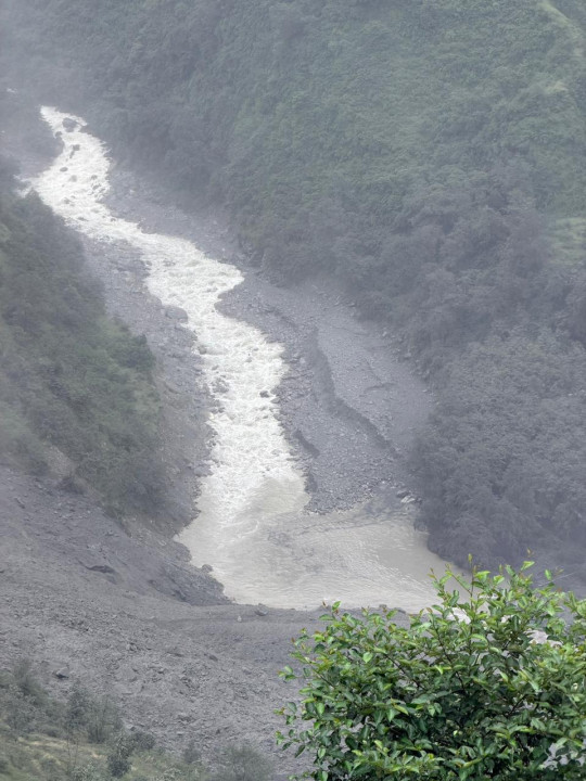 अपिहिमालको पहिरोले चमेलिया नदी थुनियो, तटीय क्षेत्रमा उच्च शतर्कता