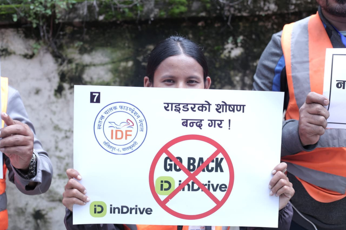 न्यायोचित भाडादर र राइडरको हकहितका लागि ‘इन्ड्राइभ’ कार्यालय घेराउ